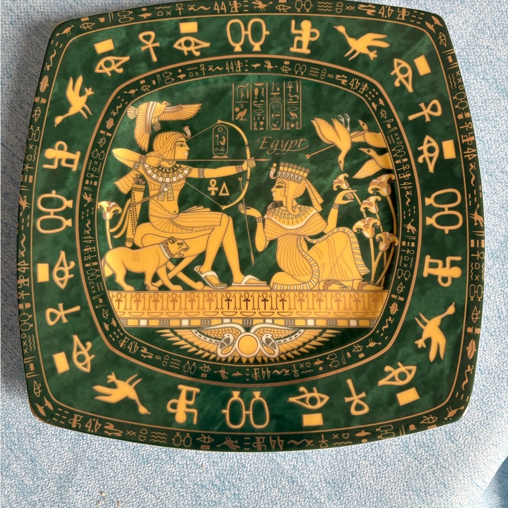 Vantage Since 1942 Plate